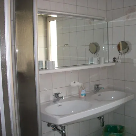 Gaestehaus Tarmann * אננהיים